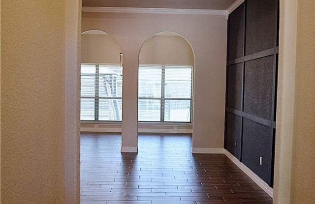 7609 Zircon Drive Gallery 3