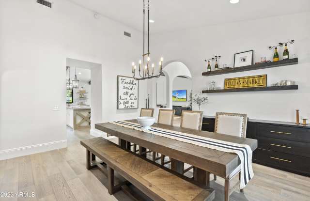 8328 E CALLE DE ALEGRIA -- Gallery 2