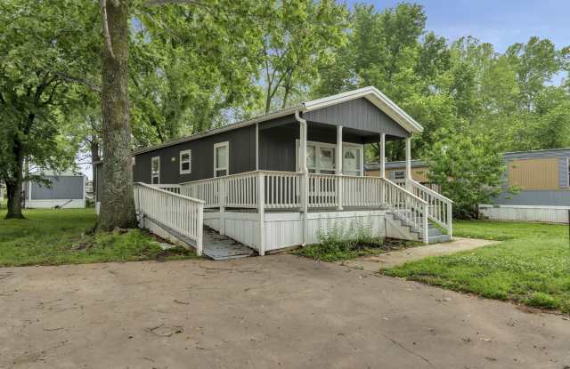 2 bed/2 bath lovely mobile home! Schedule a tour today! photos photos