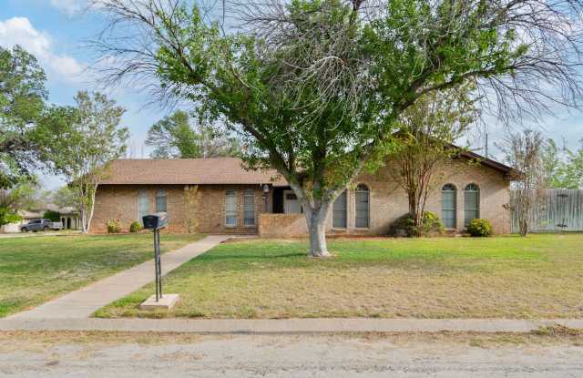 Currently occupied until October 31, 2025 photos photos