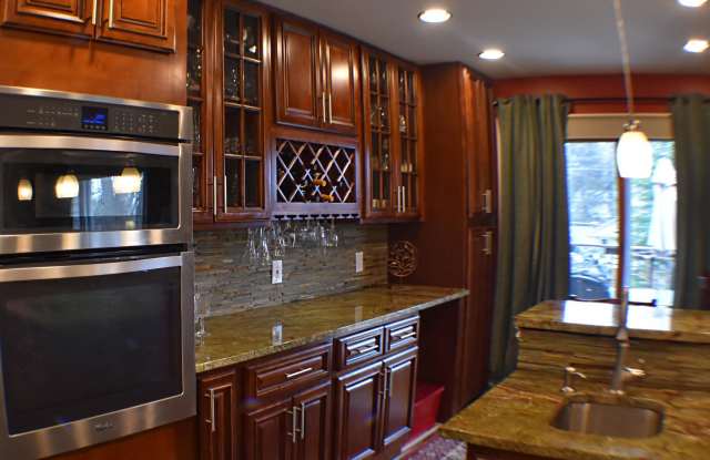 3 SADDLEBROOK COURT Gallery 3