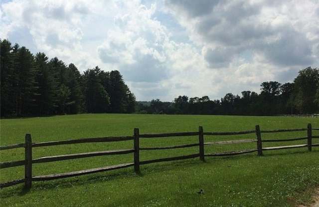 16 Hollow Brook Lane Gallery 3