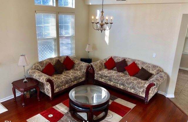 1014 Wat Ct. Gallery 4