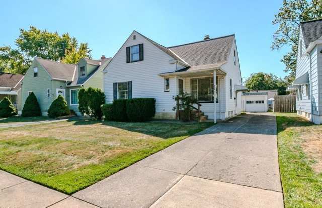 418 E 274th St photos photos