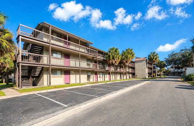 Charming 1 Bedroom / 1 Bathroom Condo – First Floor Unit with Florida Room in a Gated Community. photos photos