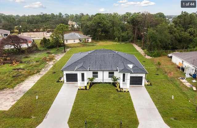 Charming 3-Bedroom Townhome in Lehigh Acres! photos photos Charming 3-Bedroom Townhome in Lehigh Acres! photos photos