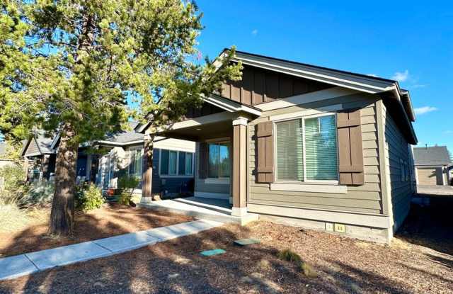 ** $1000 Off 1st Month ** Beautiful Pahlisch Home in La Pine! 51927 Lumberman Lane photos photos