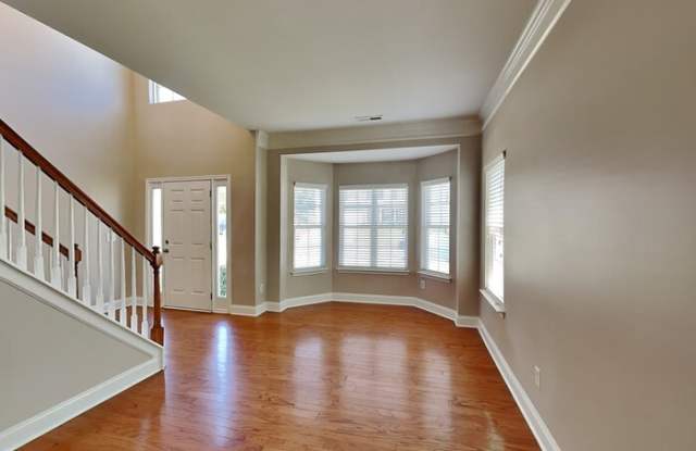 5611 Falkland Lane Gallery 4