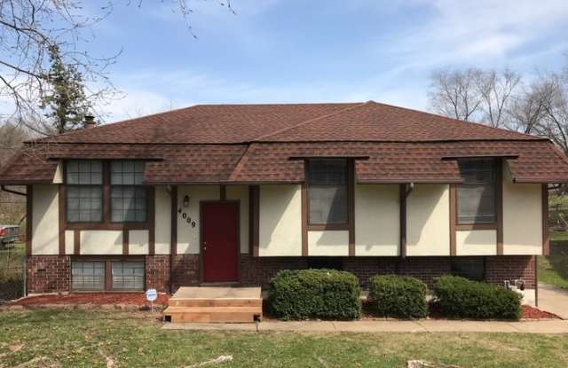 4009 South Colonial Drive - 4009 S Colonial Dr, Independence, MO 64055
