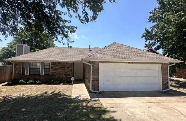 1613 Oakwood East Blvd - 1613 Oakwood East Boulevard, Midwest City, OK 73130