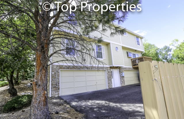 3901 S Richfield Way - 3901 South Richfield Way, Aurora, CO 80013