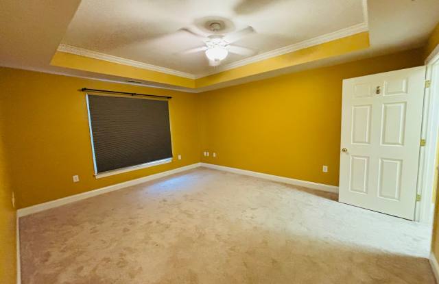 * RE-RENTAL AVAILABLE 10/12/26 * 1 Bedroom, 1 Bath Condo Gallery 4