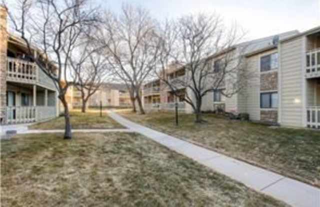 8225 South Fairmount Drive Gallery 2