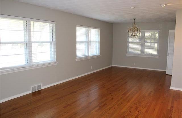 306 Thompson Drive Gallery 2