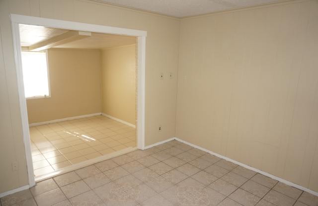 5001 Harrington Ave Gallery 4