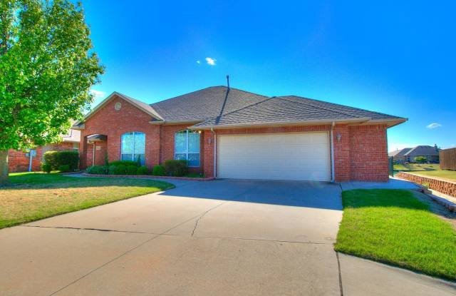 Beautiful Home With Lake View - 3 Bed + 2 Bath photos photos