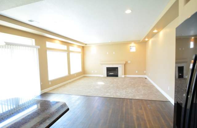 10768 Wheeling Drive Gallery 2