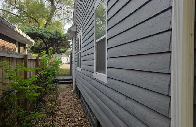 2849 East Brookside Avenue Gallery 3