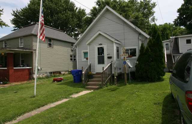 Cozy 2 bedroom single family home Gallery 1
