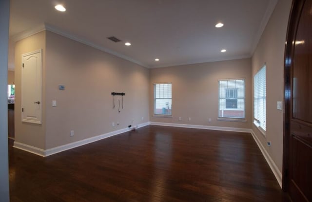 1773 Indiana Ave Gallery 3