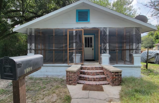 1008 Carn Street - 1008 Carn Street, Walterboro, SC 29488