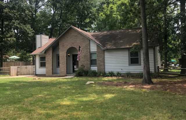 Charming 3 Bed 2 Bath Ranch Home in Indian Trail! photos photos