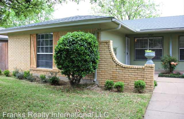 3206 Kelvin Gallery 3