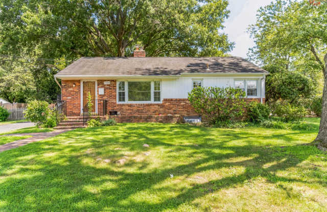 4 Bedroom Rambler with Finished Basement on Corner Lot! - 7905 Wellington Road, Fort Hunt, VA 22308