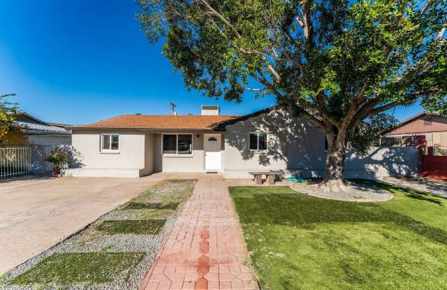 2614 West Greenway Road photos photos