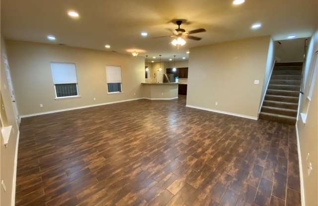 4008 Oaklawn Street Gallery 2