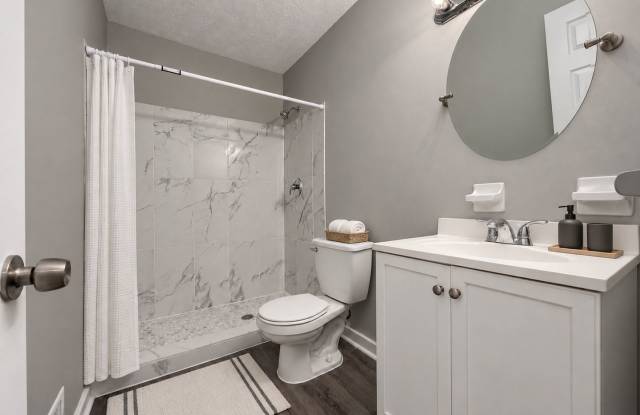 Renovated 2 bed 1.5 Bath Townhomes Available Gallery 2