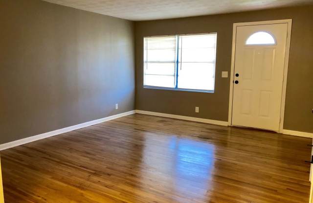 5081 Lincoln Circle North Gallery 4
