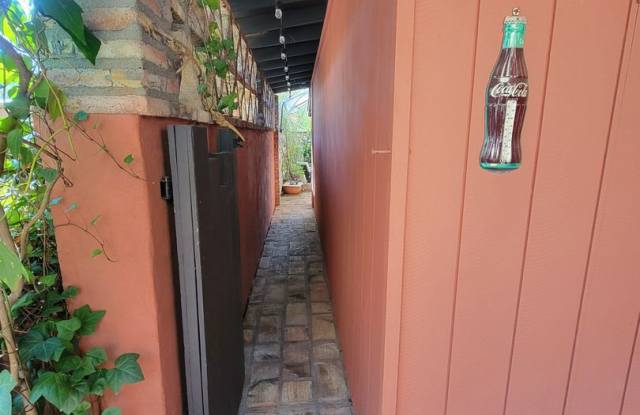 Unfurnished, 1-year long-term rental Gallery 4