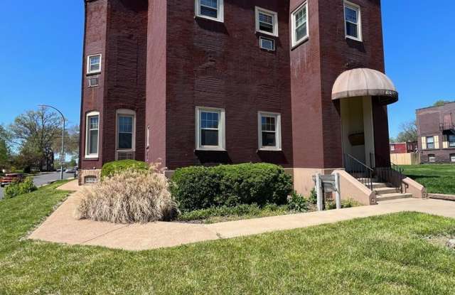 6827 Michigan Ave 8 photos photos