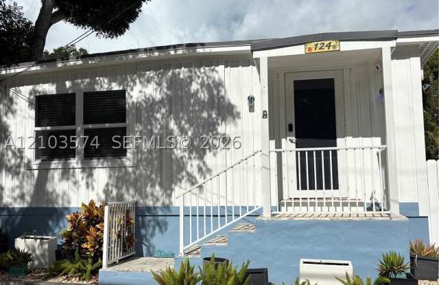 124 S Bay Harbor Dr. Gallery 2