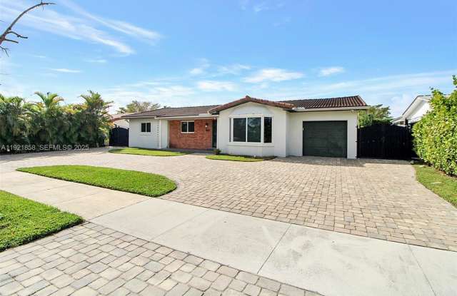 1804 SW 102nd ct - 1804 Southwest 102nd Court, University Park, FL 33165