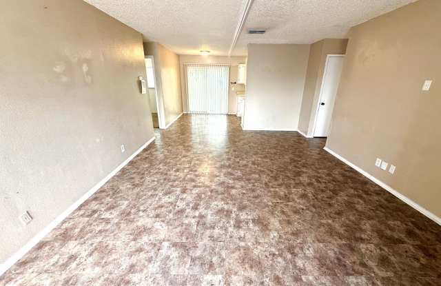 *MOVE IN SPECIAL* 3BR/2BA + 2-Car Garage + Fenced Backyard Near Brooks City Base! Gallery 3