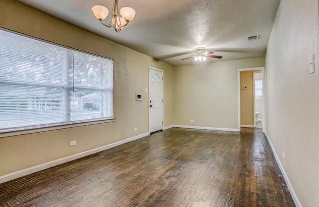 4117 Metropolitan Avenue Gallery 2