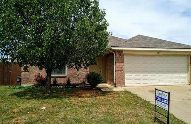 612 Pineview Lane - 612 Pineview Ln, Fort Worth, TX 76140