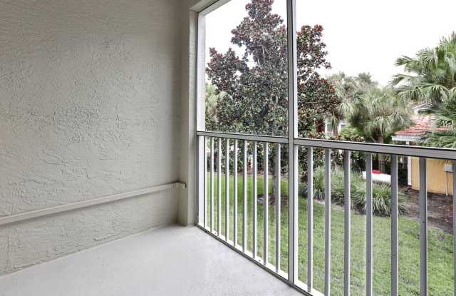 3bd/3bth In Las Palmas, Near UTC w/ Garage Gallery 3
