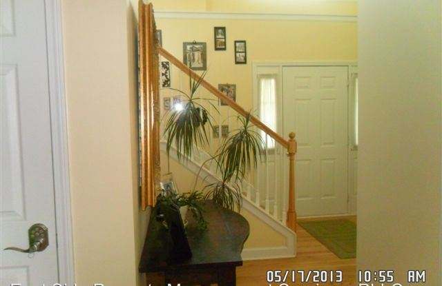 2863 Greenlawn Gallery 2