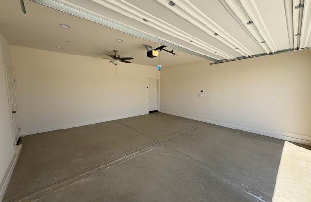 Newly built home on corner lot Available Now! Gallery 4