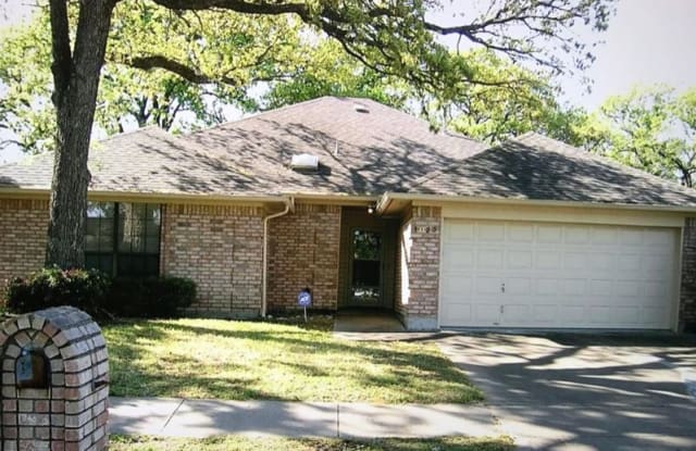 1023 Hunter Ridge Dr - 1023 Hunter Ridge Drive, Arlington, TX 76013
