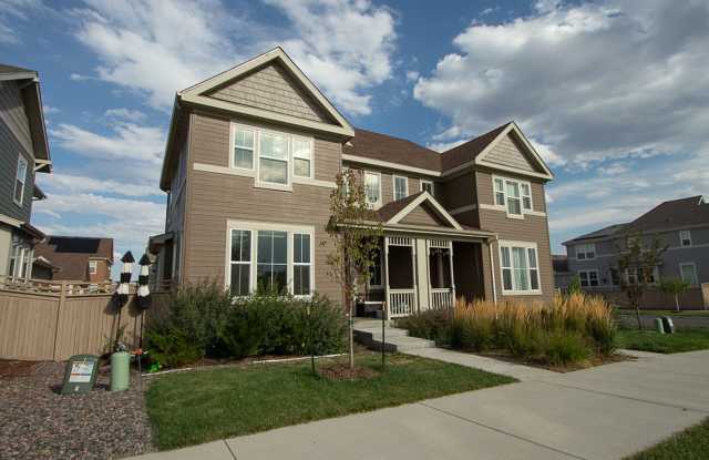 4 Bedroom, 3 Bath Townhouse In Erie, CO!! Available April 15th! - 1642 Drake Alley, Erie, CO 80516