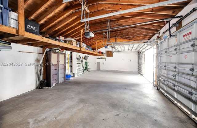940 Sevilla Ave Gallery 2
