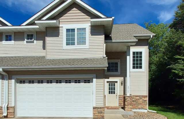 Nice 3 Bedroom 2.5 Bathroom Townhome in Hudson photos photos