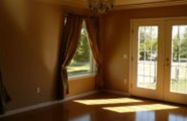 1544 Oxbow Gallery 3