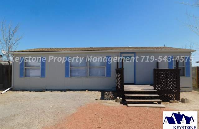 Spacious 3-Bedroom, 2-Bath Ranch-Style Home  $1400/$1400 photos photos