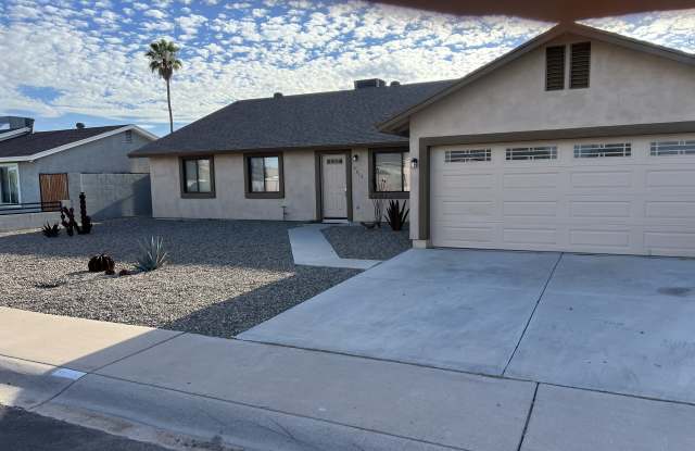 4012 North 86th Drive Gallery 2