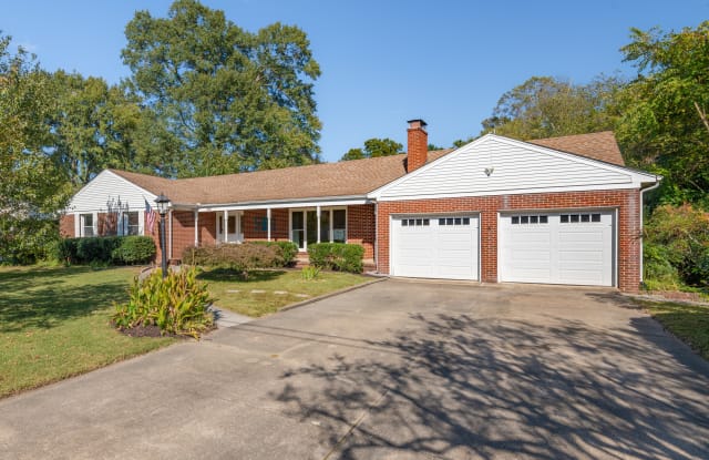 1003 Forestview Drive - 1003 Forestview Drive, Colonial Heights, VA 23834